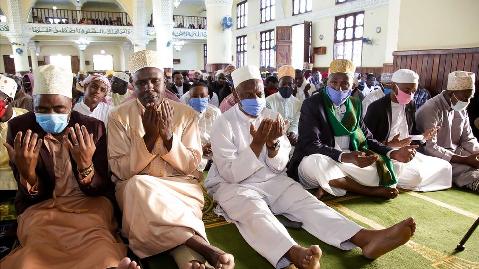Worshippers for Gaddafi mosque for Tanzania capital Dodoma