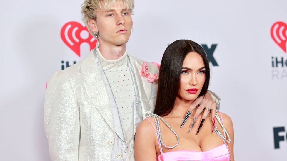 Machine Gun Kelly and Megan Fox attend di 2021 iHeartRadio Music Awards at The Dolby Theatre for Los Angeles