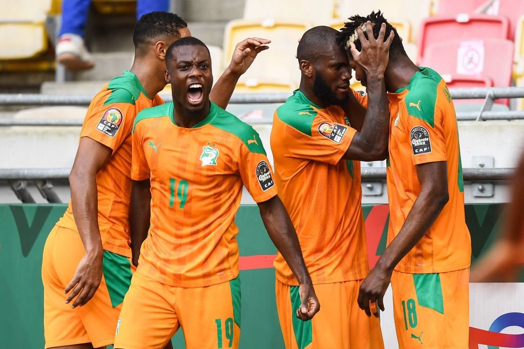 Ivory Coast players dey jubilate dia second goal