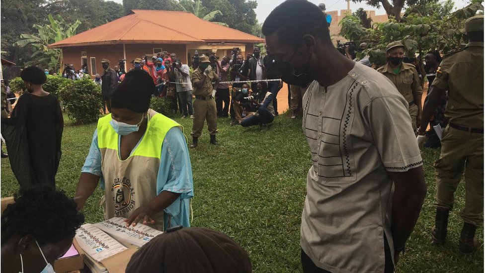Uganda Election Day 2021: Bobi Wine don vote for Ugandan presidential election day inside total internet shutdown