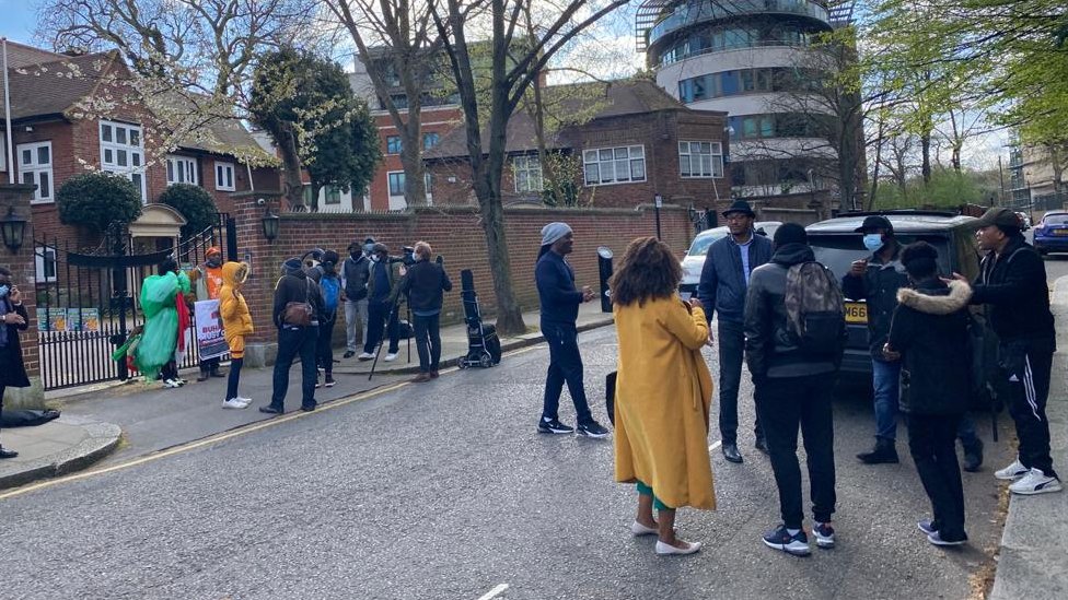 Nigerians dey protest for Abuja House in London