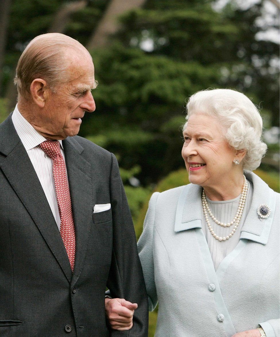 The Duke of Edinburgh dey di Queen side for more dan six decades of reign, becoming di longest-serving consort in British history for 2009