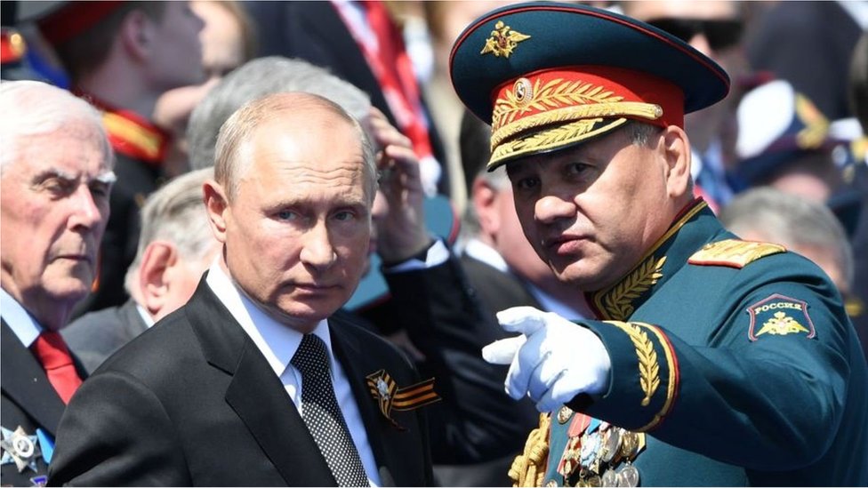 Vladimir Putin Russia Ukraine war 2022: Vladimir Putin go push di nuclear button?