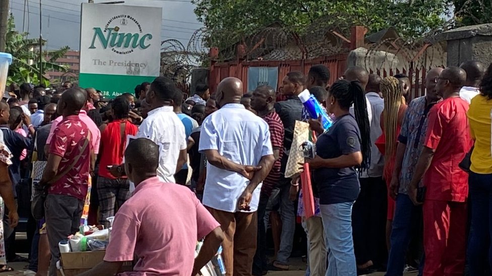 Foto of pipo wey gather for Nimc registration centre for Port Harcourt Nigeria, April 7