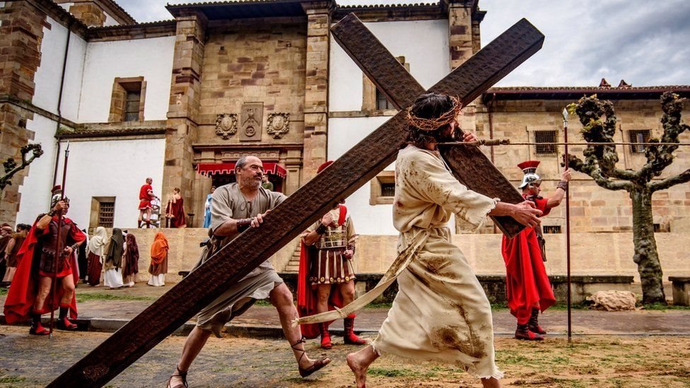 Happy Easter message 2022: Images of Christians celebrating Easter around di world