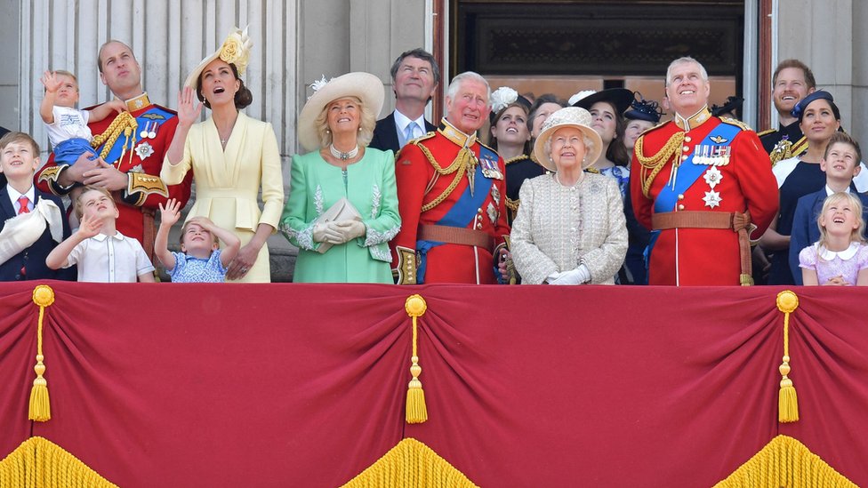 Di Royal Family on di balcony for Trooping di Colour 2019