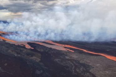 World largest active volcano explode for Hawaii