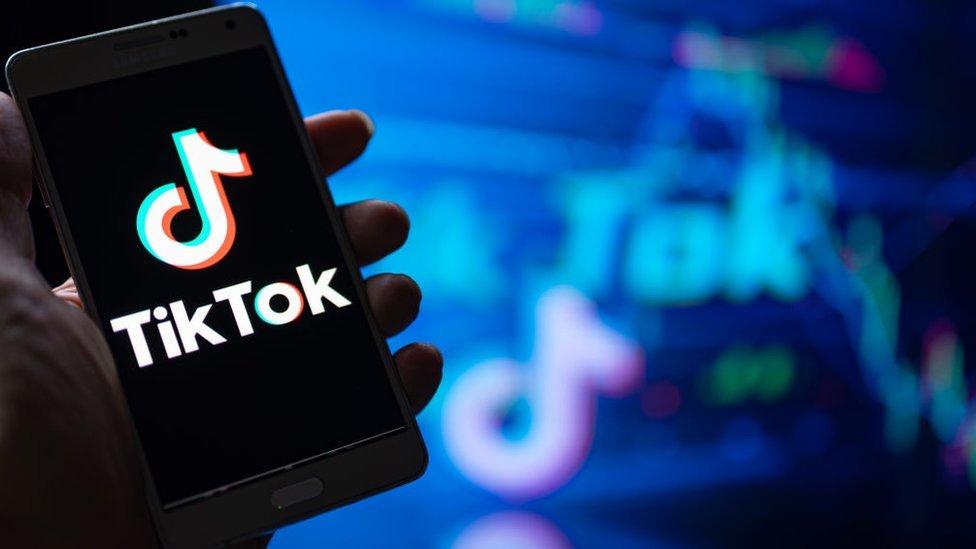 TikTok logo on fone