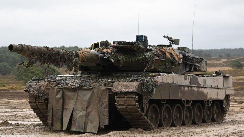 Germany finally send Leopard tanks wey Ukraine dey expect to tackle Russia