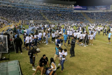 El Salvador stadium crush kill twelve pipo