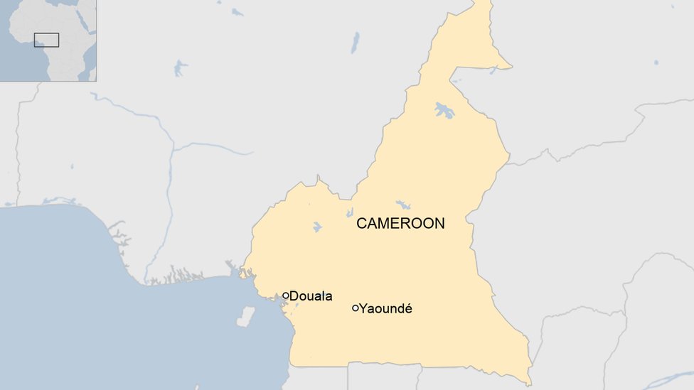 Ome map of Cameroon wey show di biggest city Douala, and di capital city Yaoundé.