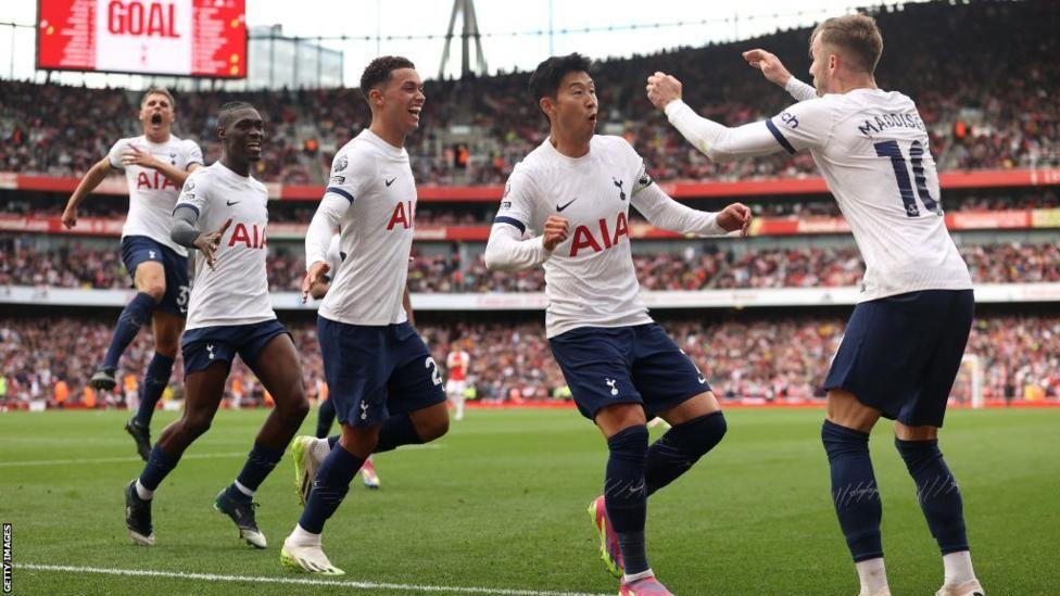 Arsenal draw 2-2 wit Tottenham for north London derby
