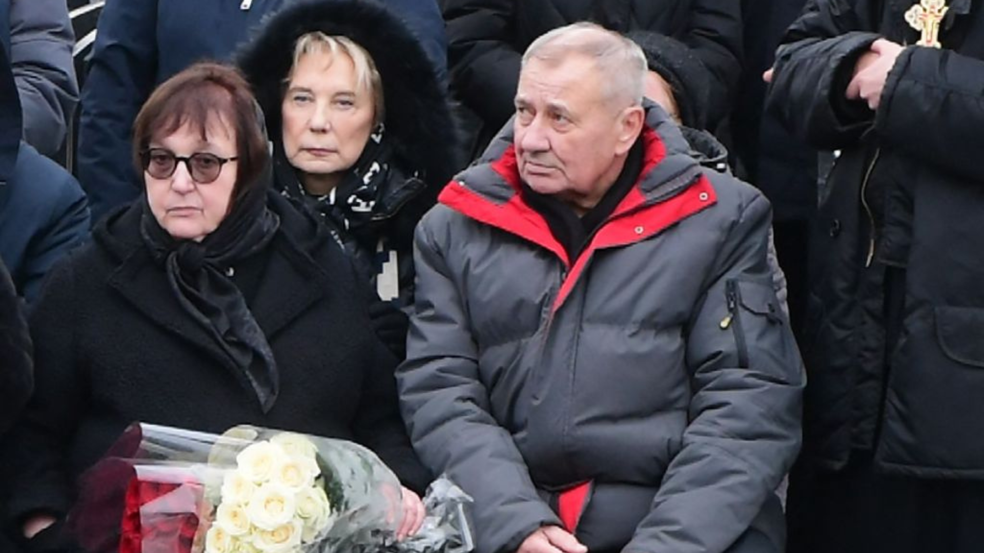 Navalny papa and mama for di burial