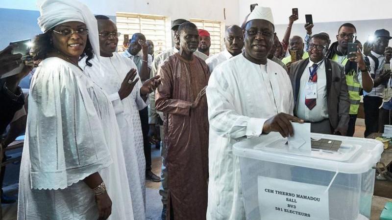 File foto of Macky Sall dey vote