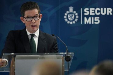 Foreign states dey target UK universities – MI5 warn