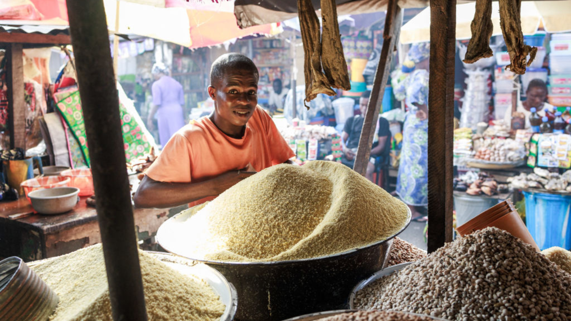 For years, Nigerians bin enjoy low petrol prices