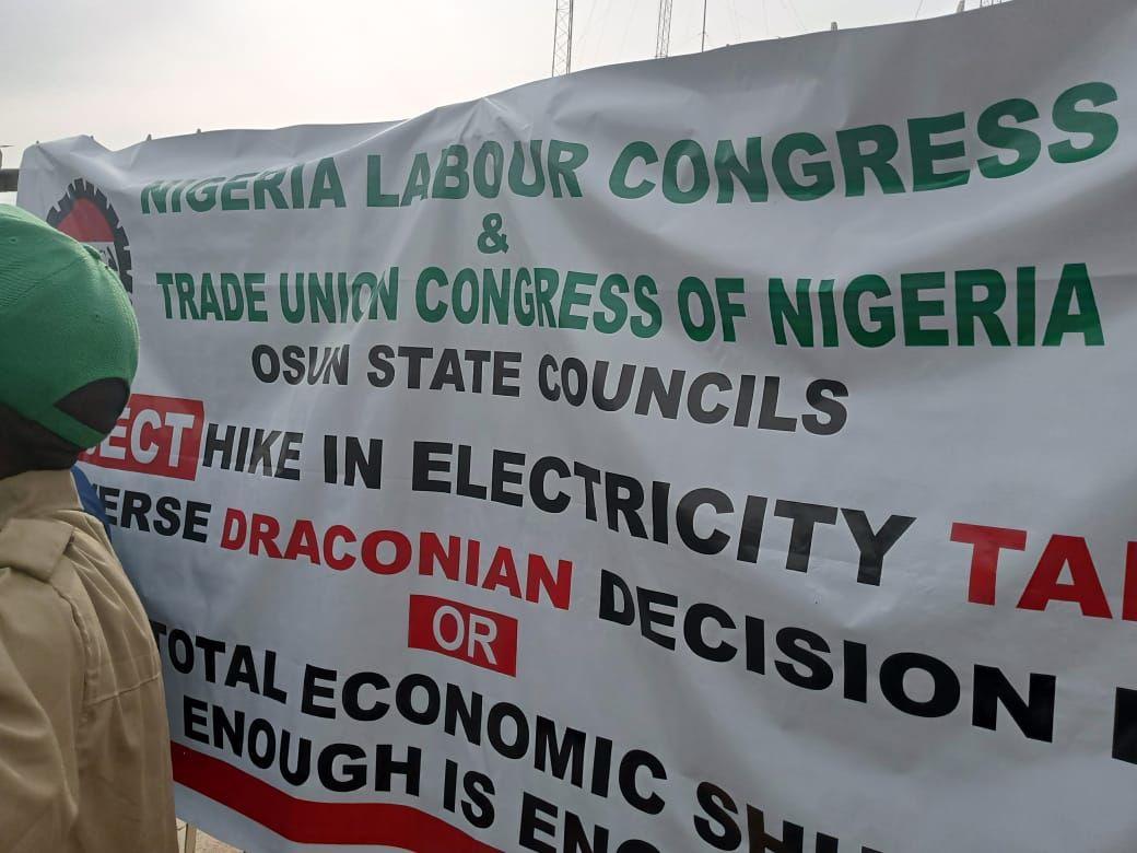 NLC members for Osun state carry waka enta street to protest increase for price of electricity 
