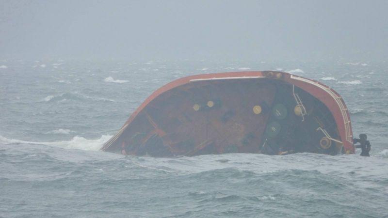 Terra Nova drifts off Manila Bay