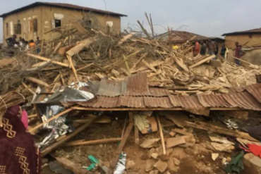 10 pipo die, seven injure inside building collapse for Ibadan